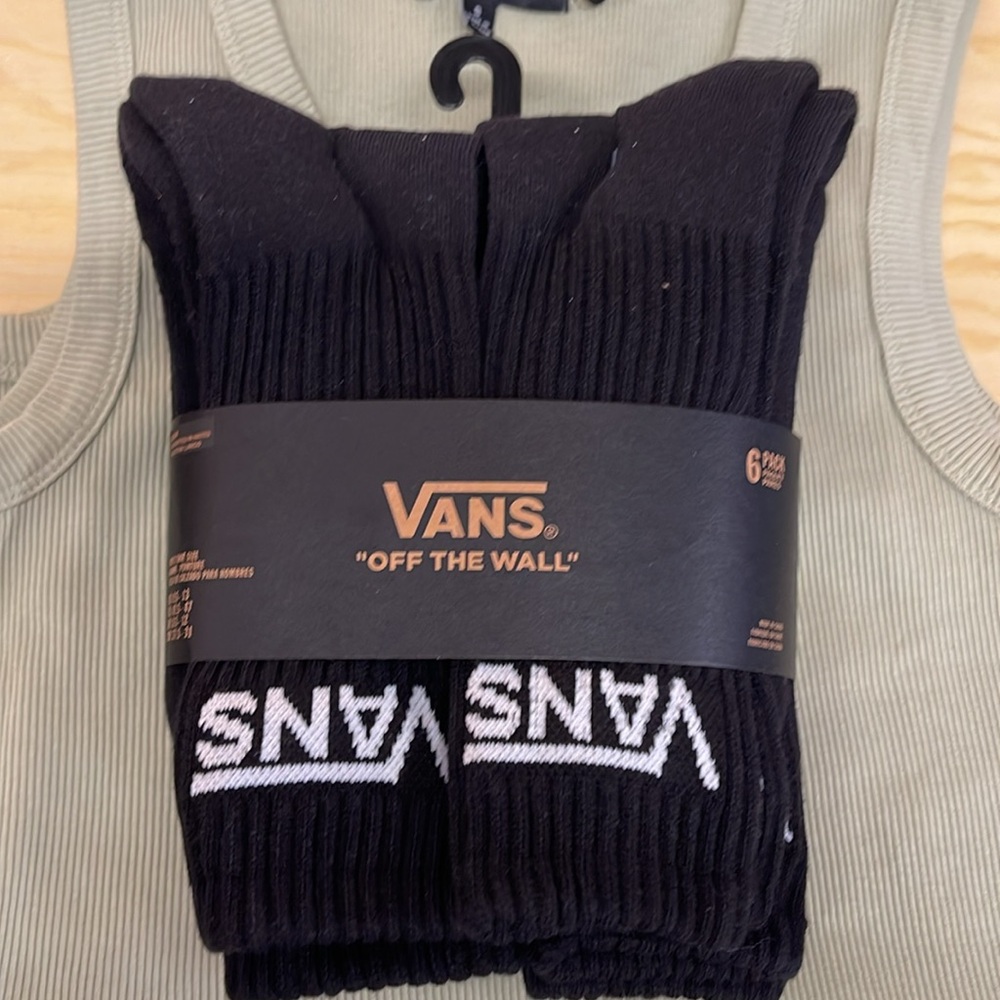 Vans Socks 6 pairs set CREW VANS.
"OFF THE WALL" Black/White
NWT - Picture 4 of 16